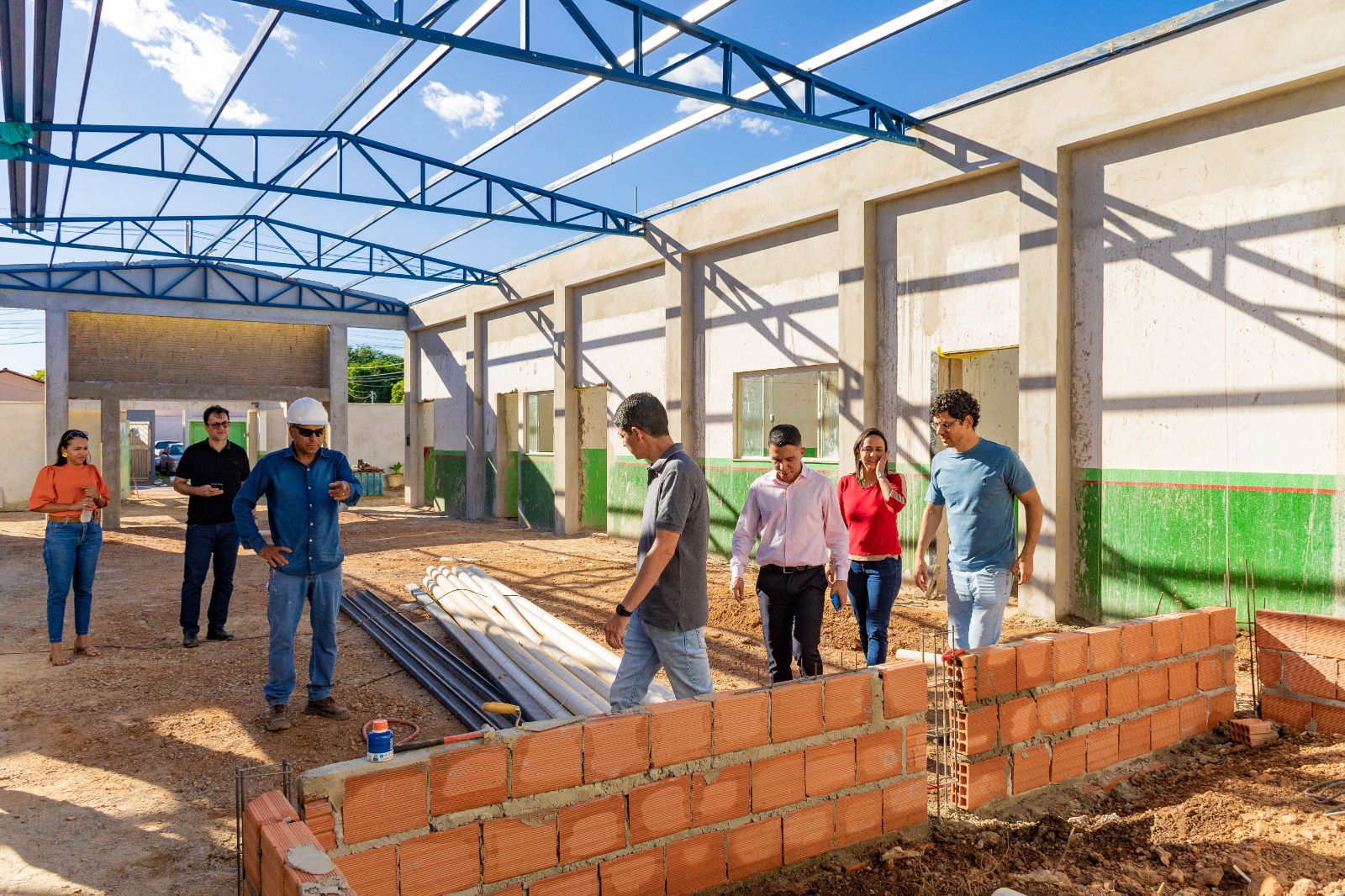 Prefeito de Paraíso, Celso Morais, vistoria obras na cidade