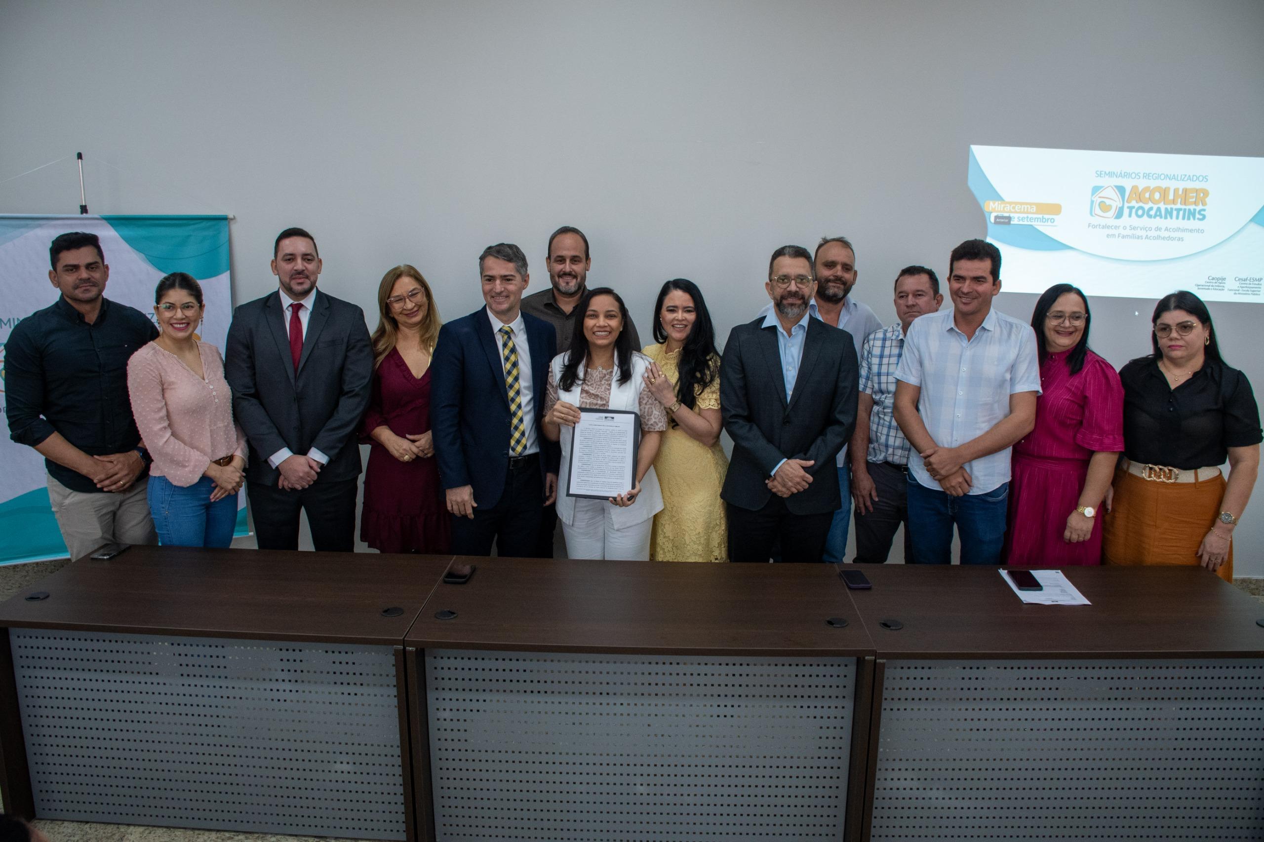 Paraíso participa de seminário sobre fortalecimento do Serviço de Família Acolhedora, promovido pelo MPTO