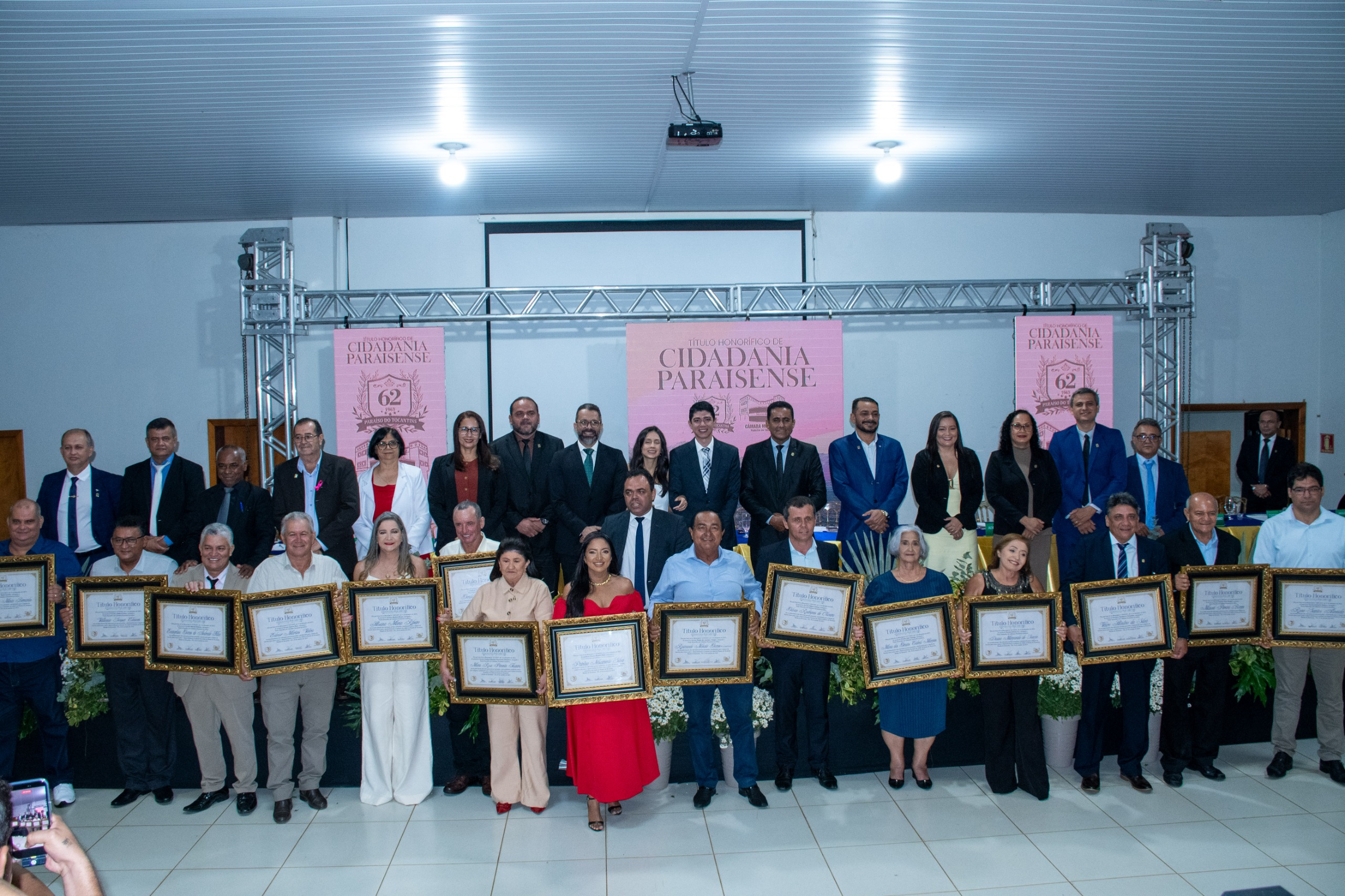 Paraíso homenageia cidadãos que ajudam a construir a história da cidade