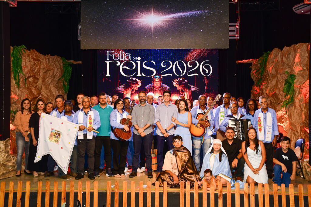 Folia de Reis reúne fé, cultura e tradição no Teatro Cora Coralina em Paraíso do Tocantins