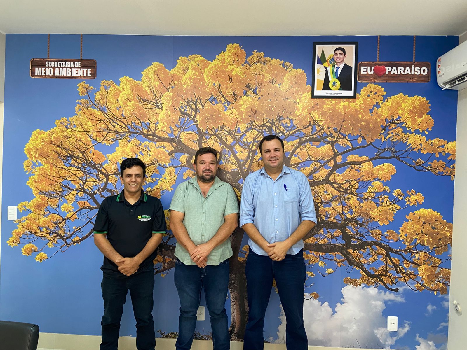 Secretaria de Meio Ambiente discute parceria para logística reversa de eletrônicos em Paraíso